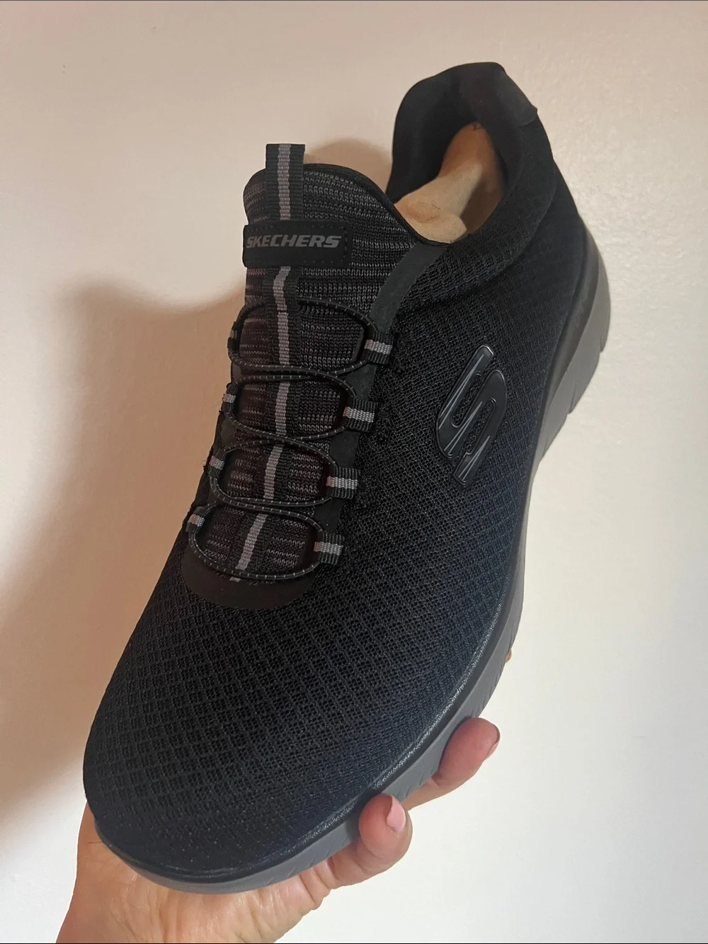 NWT Skechers Men’s Black Slip-On Athletic Sneakers size 13-Wide
